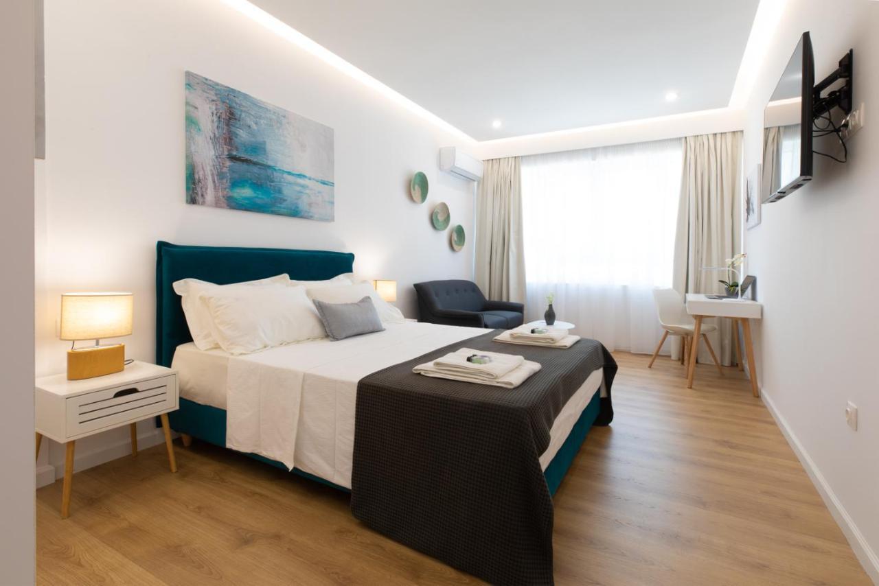 Minimal Apartment In Plaka Athens Exterior photo
